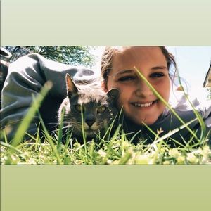 Meet your Posher, Ella